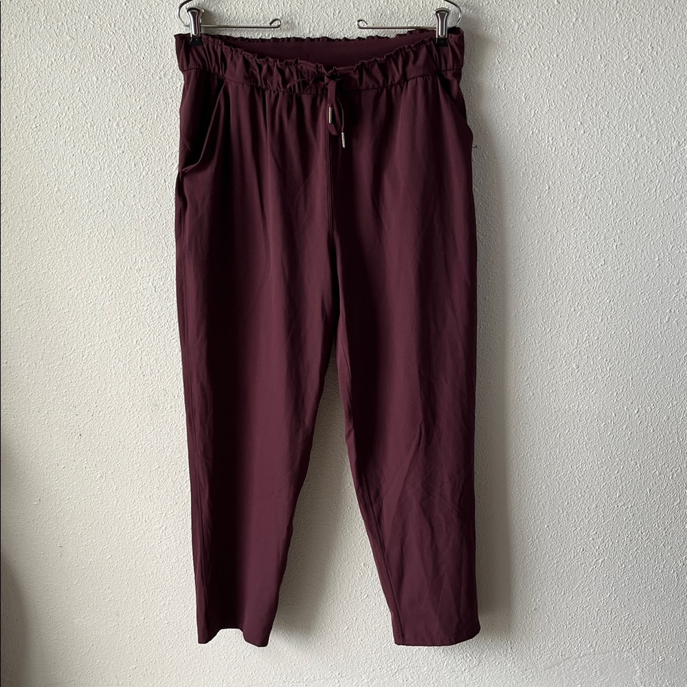 Lululemon High Rise Keep Moving 7/8 Pant in Cassis Merlot size 10